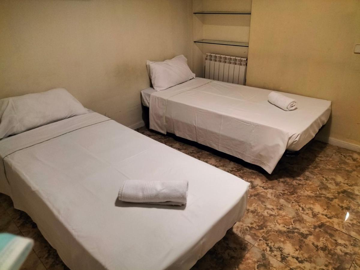Santo Domingo Rooms Madrid Extérieur photo