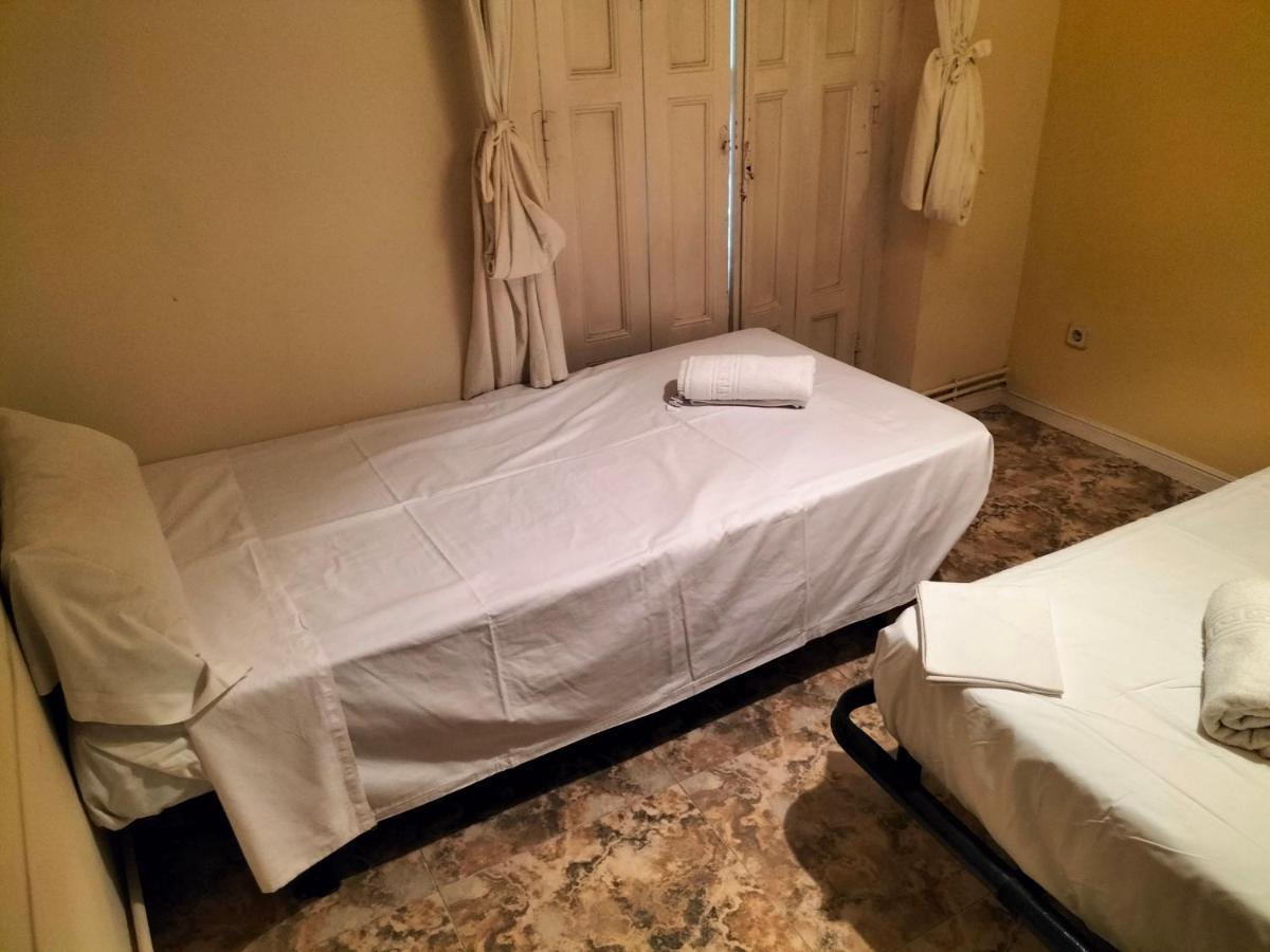 Santo Domingo Rooms Madrid Extérieur photo